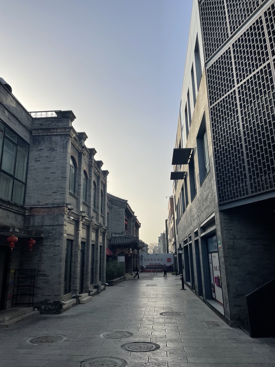 Пустой хутун рано поутру